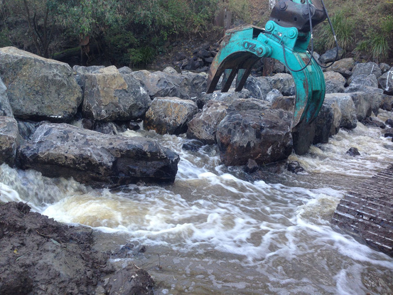 Berrys Weir Bremer River construction rock placement