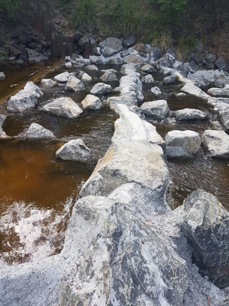 Berrys Weir Bremer River water flowing 2